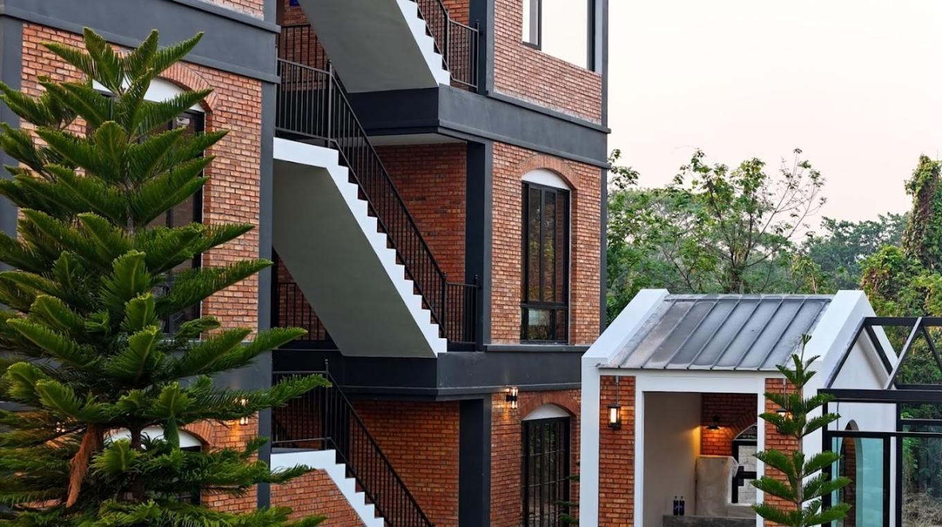 The Willoughby Maerim Hotel Chiang Mai Exterior photo